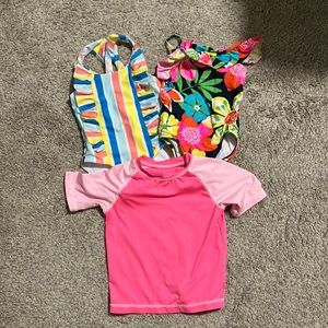 Swimsuits 🩱2t and 3t